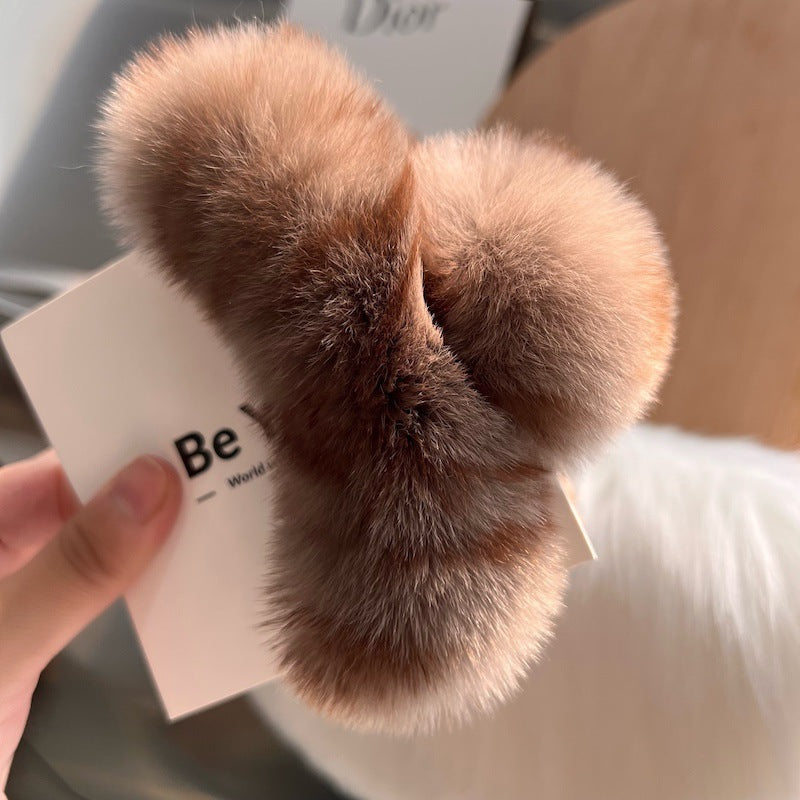 Otter Hair Clip