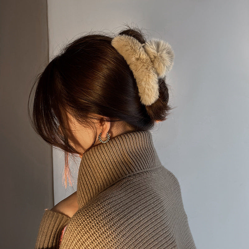 Otter Hair Clip